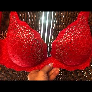 Victoria’s Secret Very Sexy Push Up Bra BLING 38D